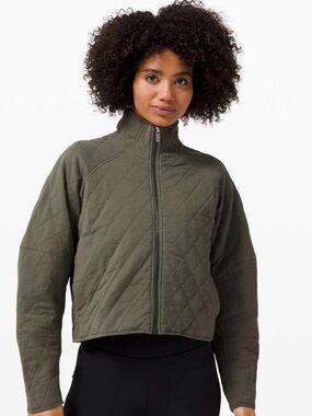 Lululemon quilted Calm Jacket Olive green size 10 euc